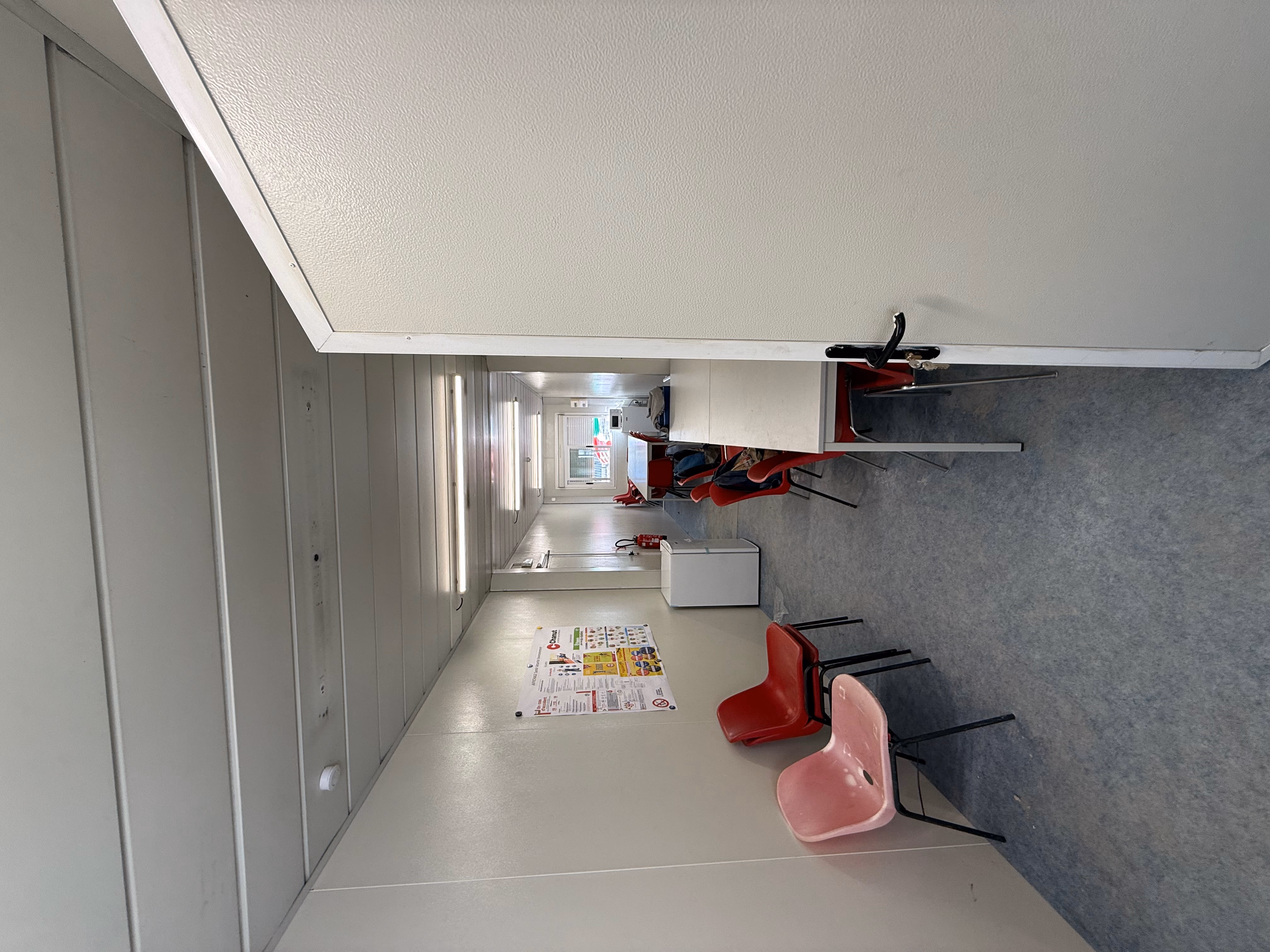 Bureau et salle de réunion nettoyés